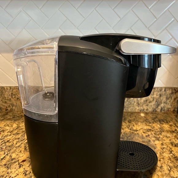Keurig black coffee maker - Picture 4 of 5